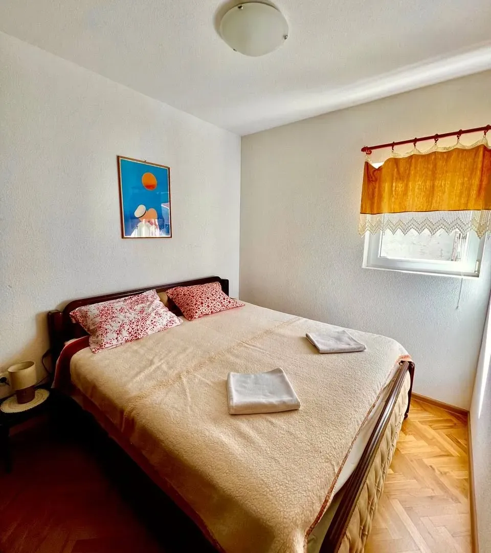Rent, one bedroom apartment, 33m², Dobrota, Kotor