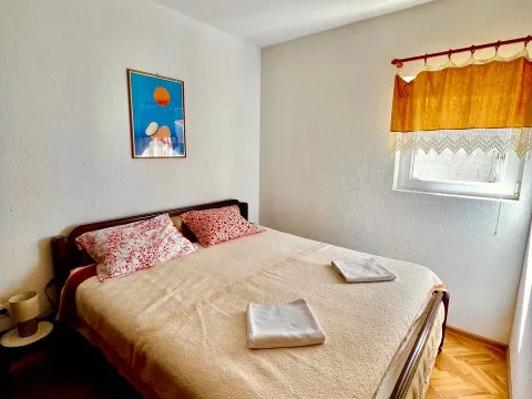 Rent, one bedroom apartment, 33m², Dobrota, Kotor - image 4