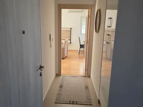 Rent, two bedroom apartment, 72m², Blok 9, Podgorica - image 9