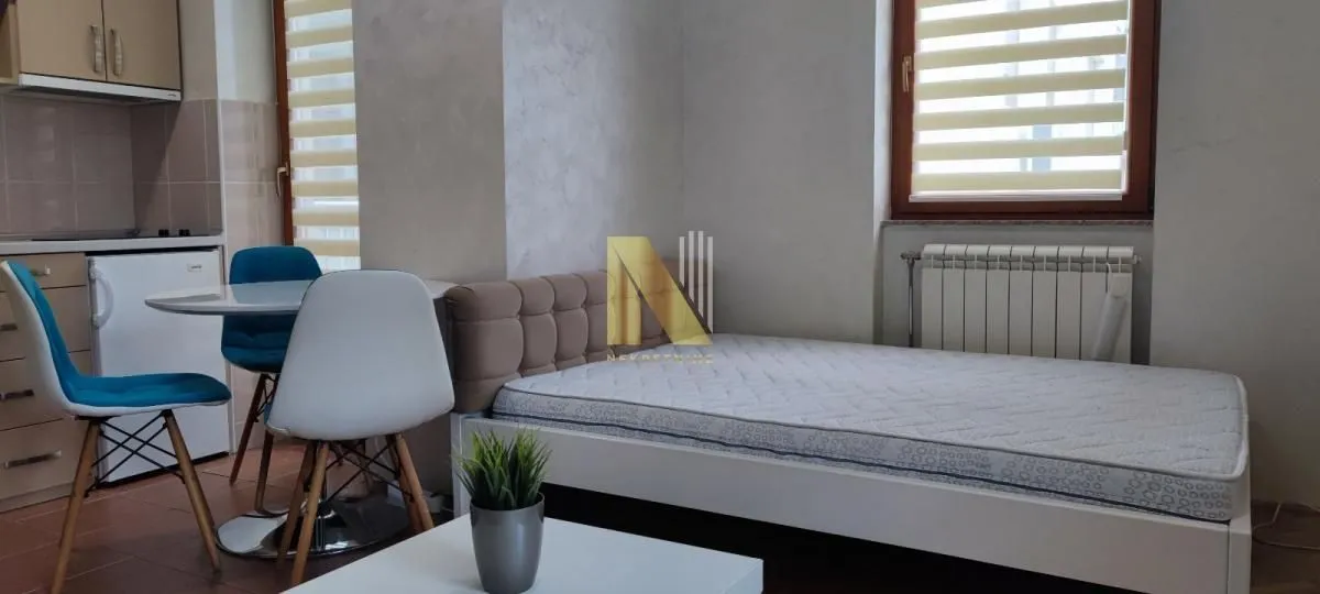 Izdavanje, garsonjera, 31m², Bulevar Oslobodjenja, Novi Sad Sve Podlokacije