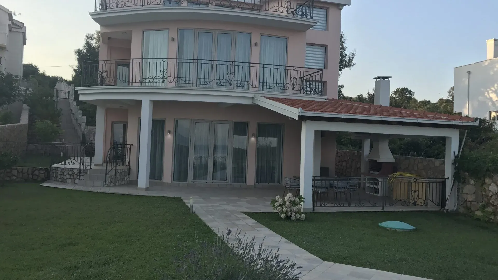 Sale, house, 330m², Utjeha, Bar