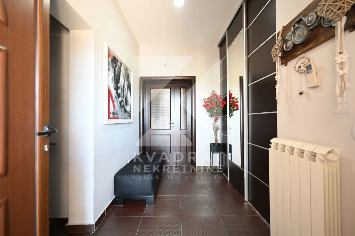 Prodaja, kuća, 387m², Donji Kokoti, Podgorica
