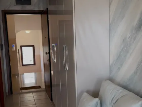 Sale, one bedroom apartment, 45m², Bečići, Budva - image 8