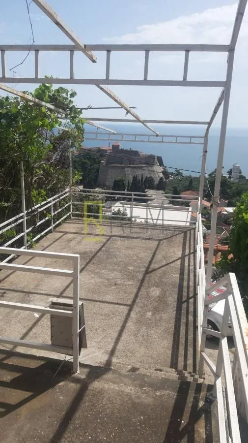 Izdavanje, kuća, 78m², Ulcinj, Crna Gora