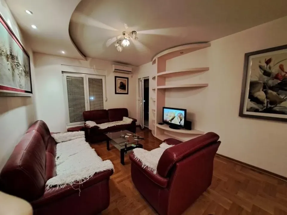 Izdavanje, jednosoban stan, 60m², Ljubović, Podgorica