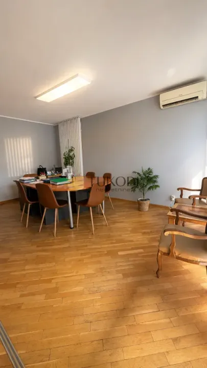 Izdavanje, dvosoban stan, 70m², Novi Beograd Blok 22, Novi Beograd Sve Podlokacije