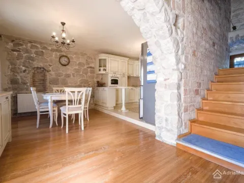 Prodaja, kuća, 500m², Orahovac, Kotor - image 8