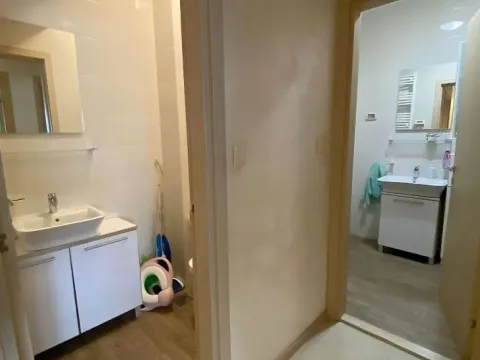 Prodaja, dvosoban stan, 66m², City Kvart, Podgorica - image 2