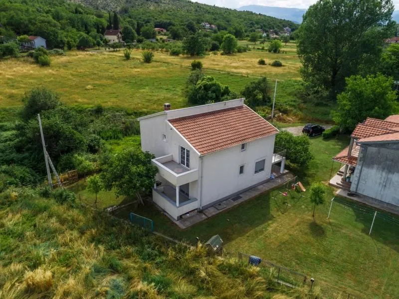 Prodaja, kuća, 345m², Spuž, Danilovgrad