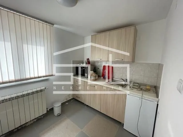 Rent, office space, 600m², Vrčin, Grocka
