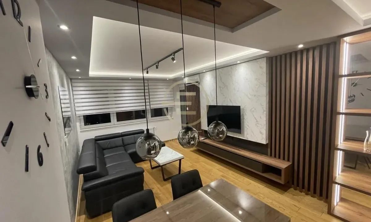 Izdavanje, dvosoban stan, 48m², Bulevar Oslobodjenja, Novi Sad Sve Podlokacije