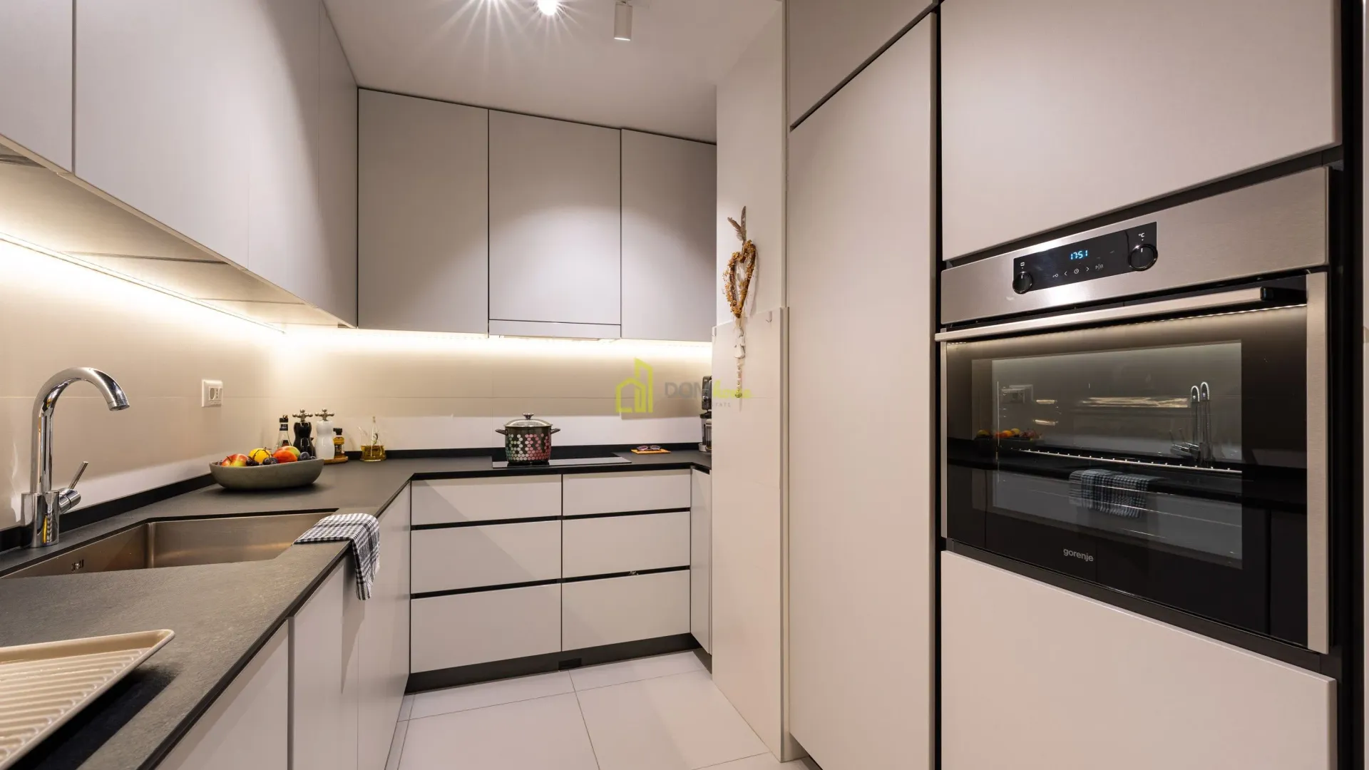 Sale, two bedroom apartment, 80m², Gornja Gorica, Podgorica