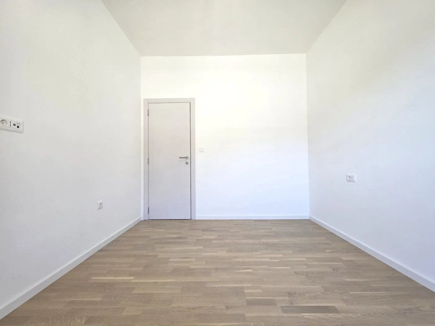 Izdavanje, jednosoban stan, 40m², Tološi, Podgorica