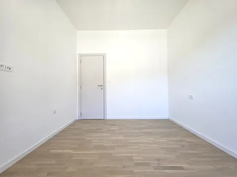 Izdavanje, jednosoban stan, 40m², Tološi, Podgorica - image 7