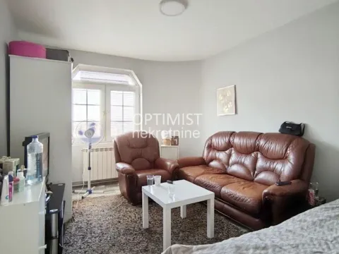 Sale, three bedroom apartment, 64m², Voždovac Sve Podlokacije, Beograd