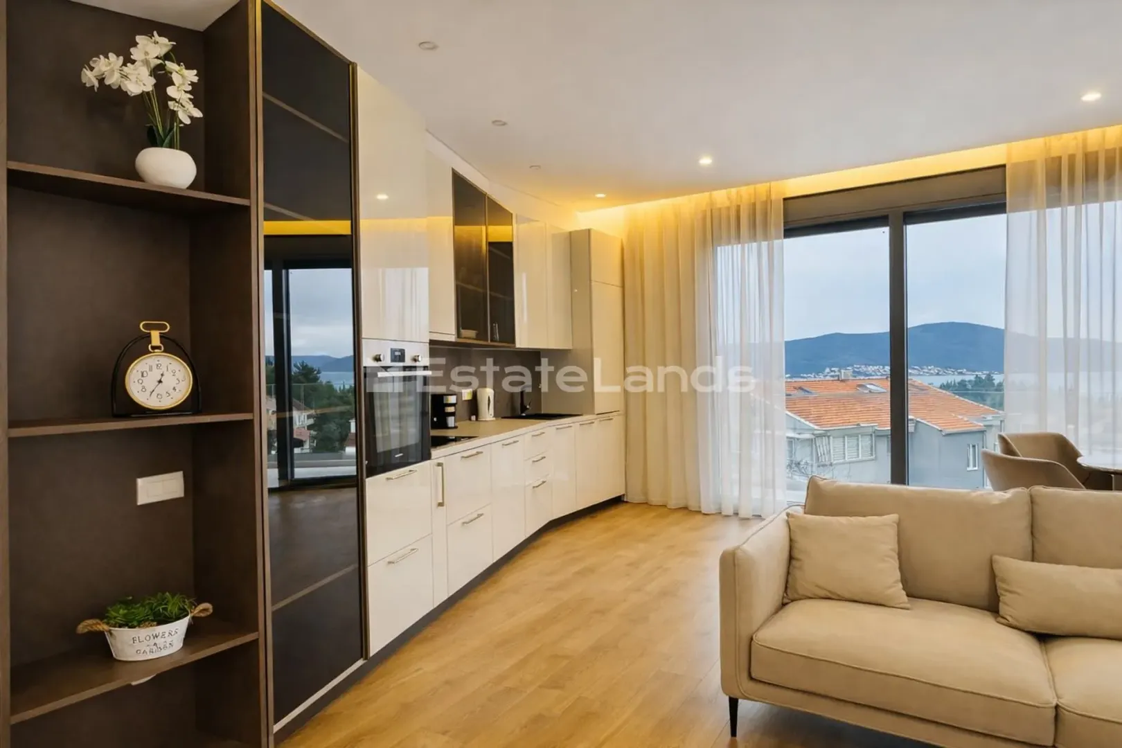 Prodaja, dvosoban stan, 76m², Kava, Tivat
