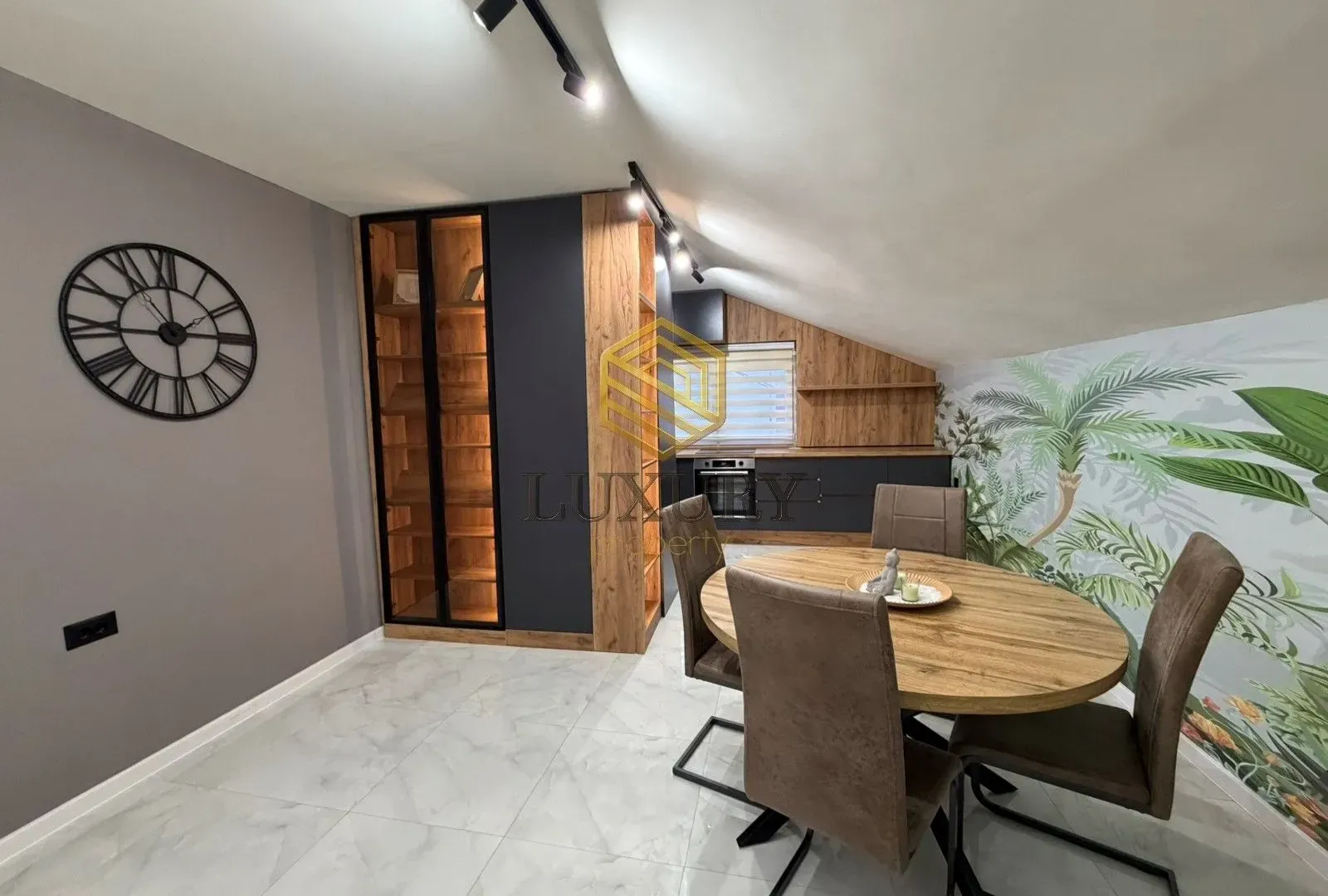 Rent, house, 360m², Zagorič, Podgorica