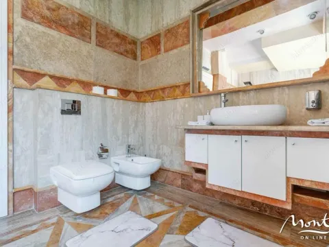 Sale, three bedroom apartment, 200m², Budva, Crna Gora - image 17