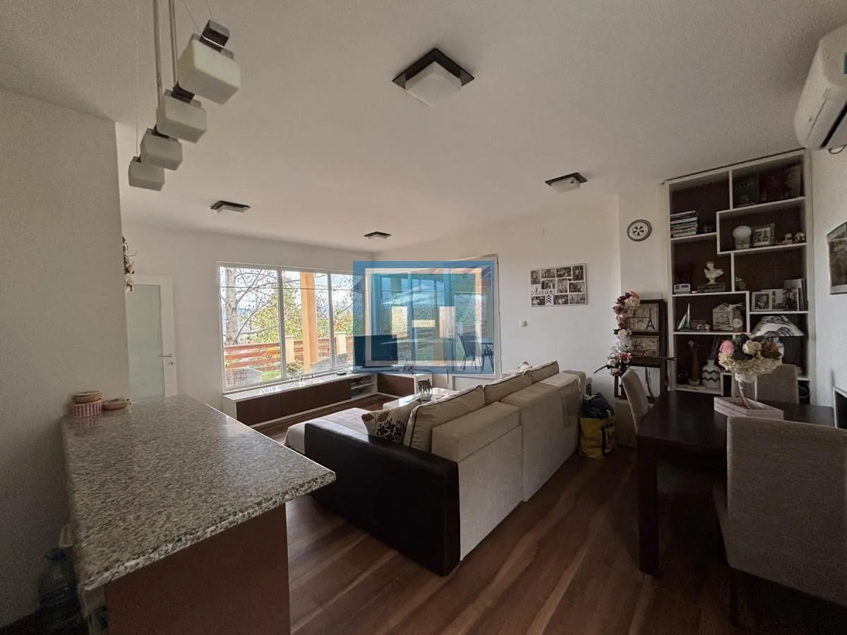 Prodaja, kuća, 220m², Đurđevo brdo, Jagodina