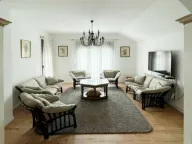 Izdavanje, trosoban stan, 100m², Gornja Gorica, Podgorica - image 1