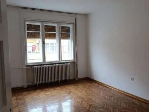 Izdavanje, trosoban stan, 80m², Centar, Novi Sad - image 5