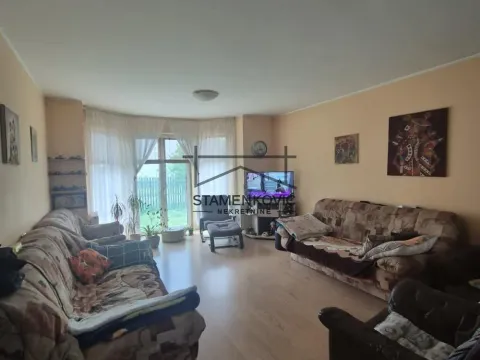 Kuća in Futog