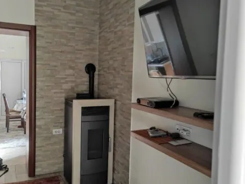 Izdavanje, dvosoban stan, 95m², Centar, Podgorica - image 3