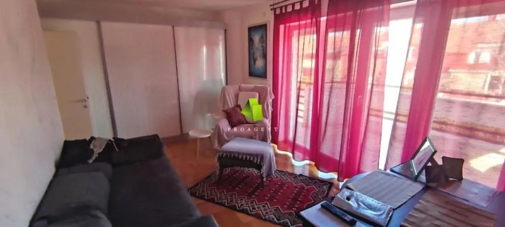 Rent, house, 400m², Pantelej, Niš