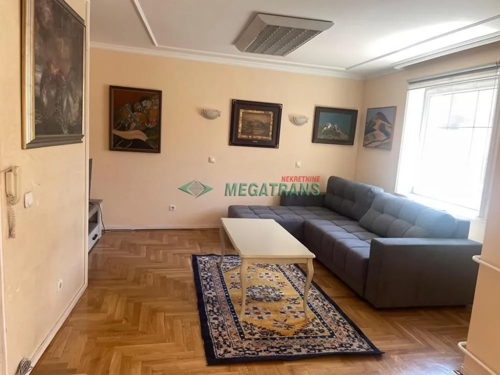Izdavanje, četvorosoban stan, 130m², Vračar Hram, Vračar Sve Podlokacije