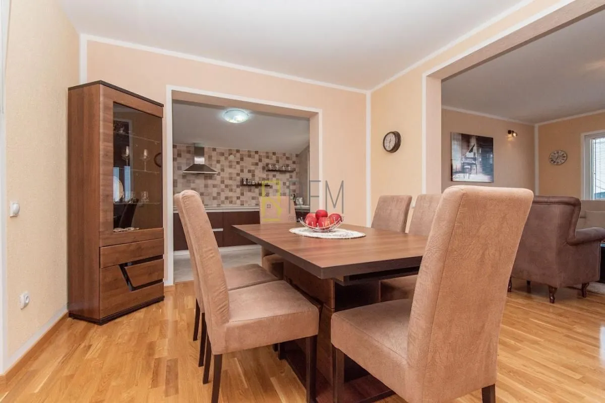 Prodaja, kuća, 340m², Bar, Crna Gora