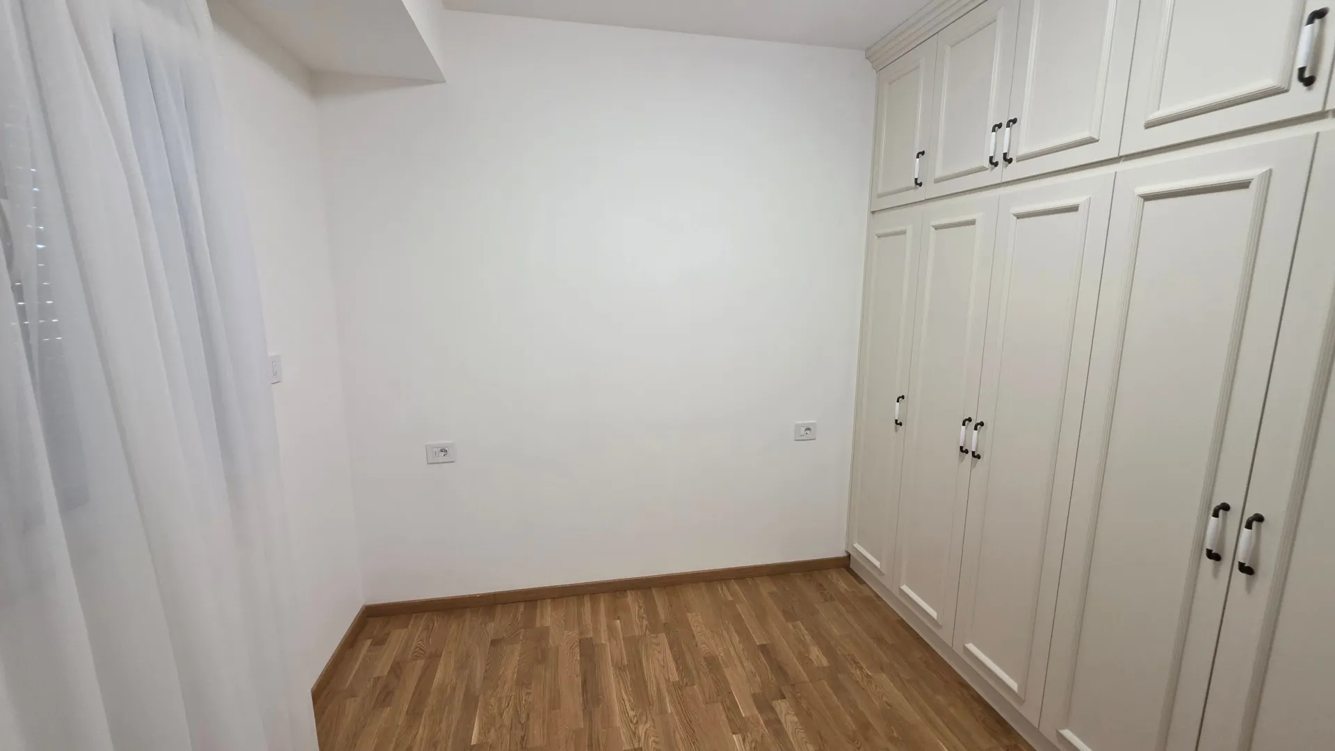 Izdavanje, dvosoban stan, 65m², Pobrežje, Podgorica