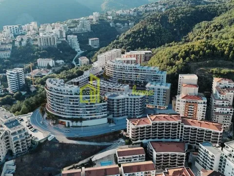 Sale, one bedroom apartment, 44m², Bečići, Budva - image 1
