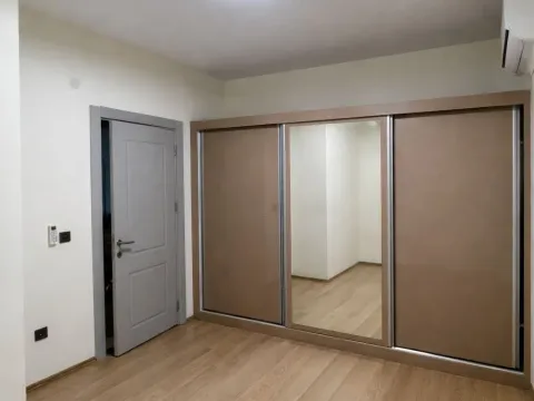 Izdavanje, dvosoban stan, 70m², Budva, Crna Gora - image 24