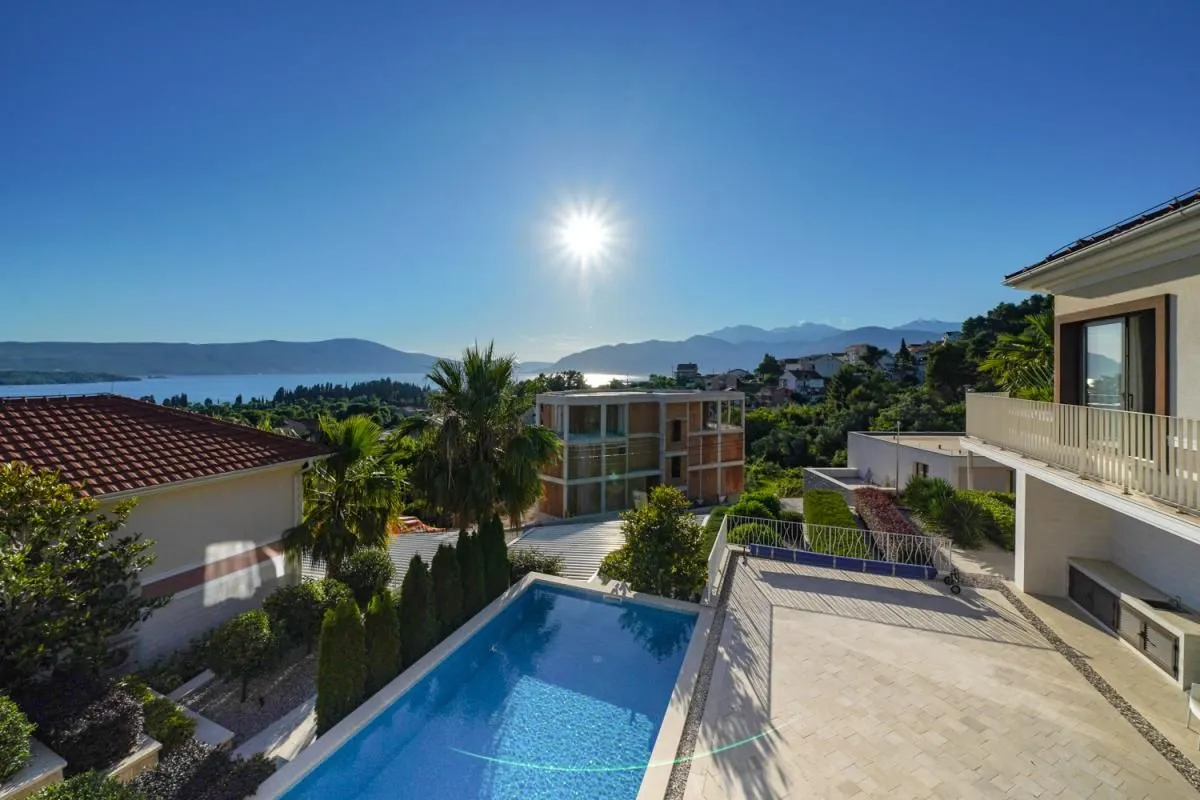 Prodaja, kuća, 285m², Tivat, Crna Gora