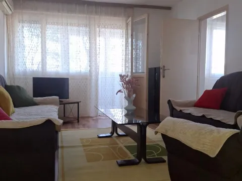 Izdavanje, dvosoban stan, 70m², Pobrežje, Podgorica - image 3