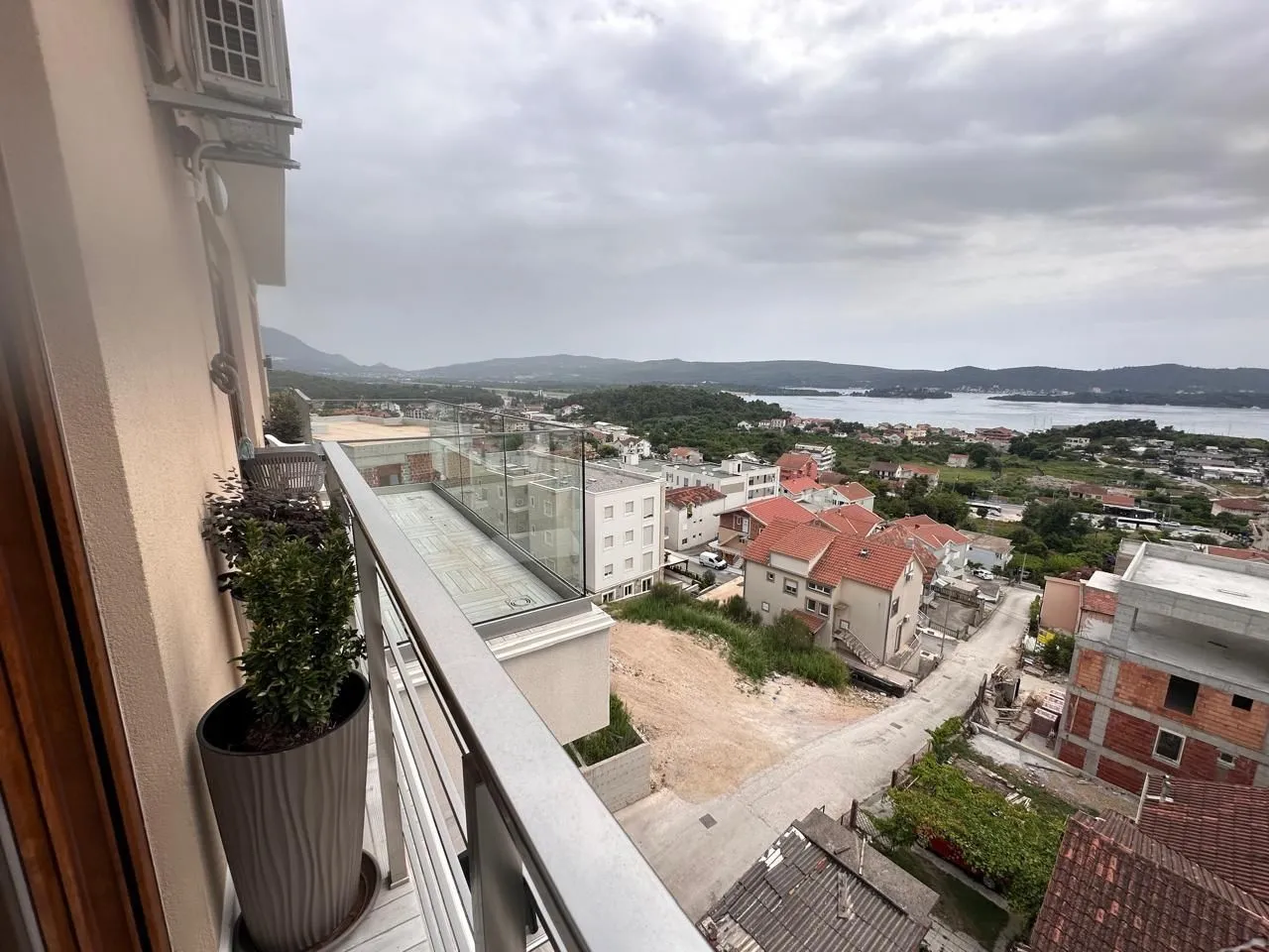 Rent, two bedroom apartment, 68m², Kava, Tivat