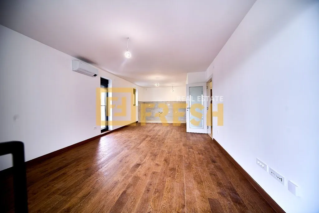 Prodaja, trosoban stan, 110m², Tološi, Podgorica