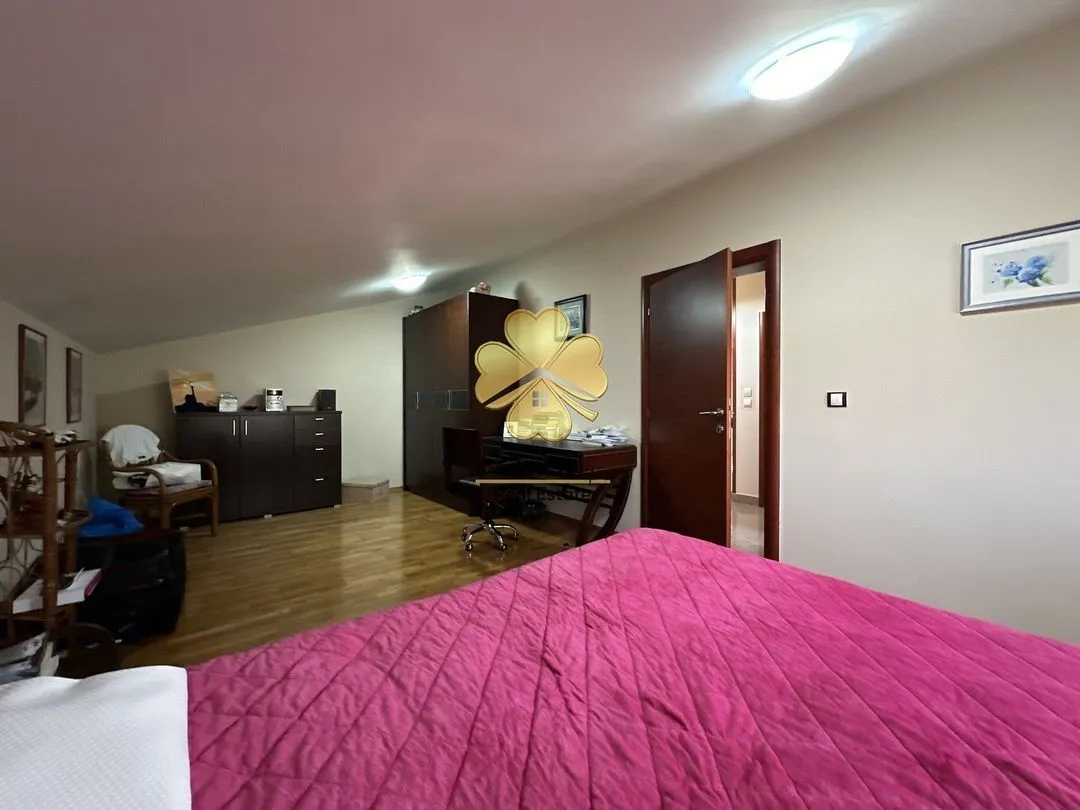 Sale, house, 356m², Tološi, Podgorica