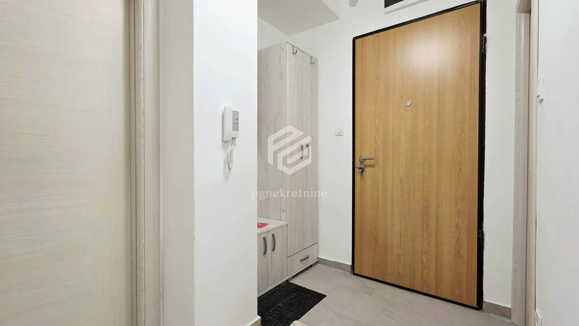 Prodaja, dvosoban stan, 76m², Stari Aerodrom, Podgorica