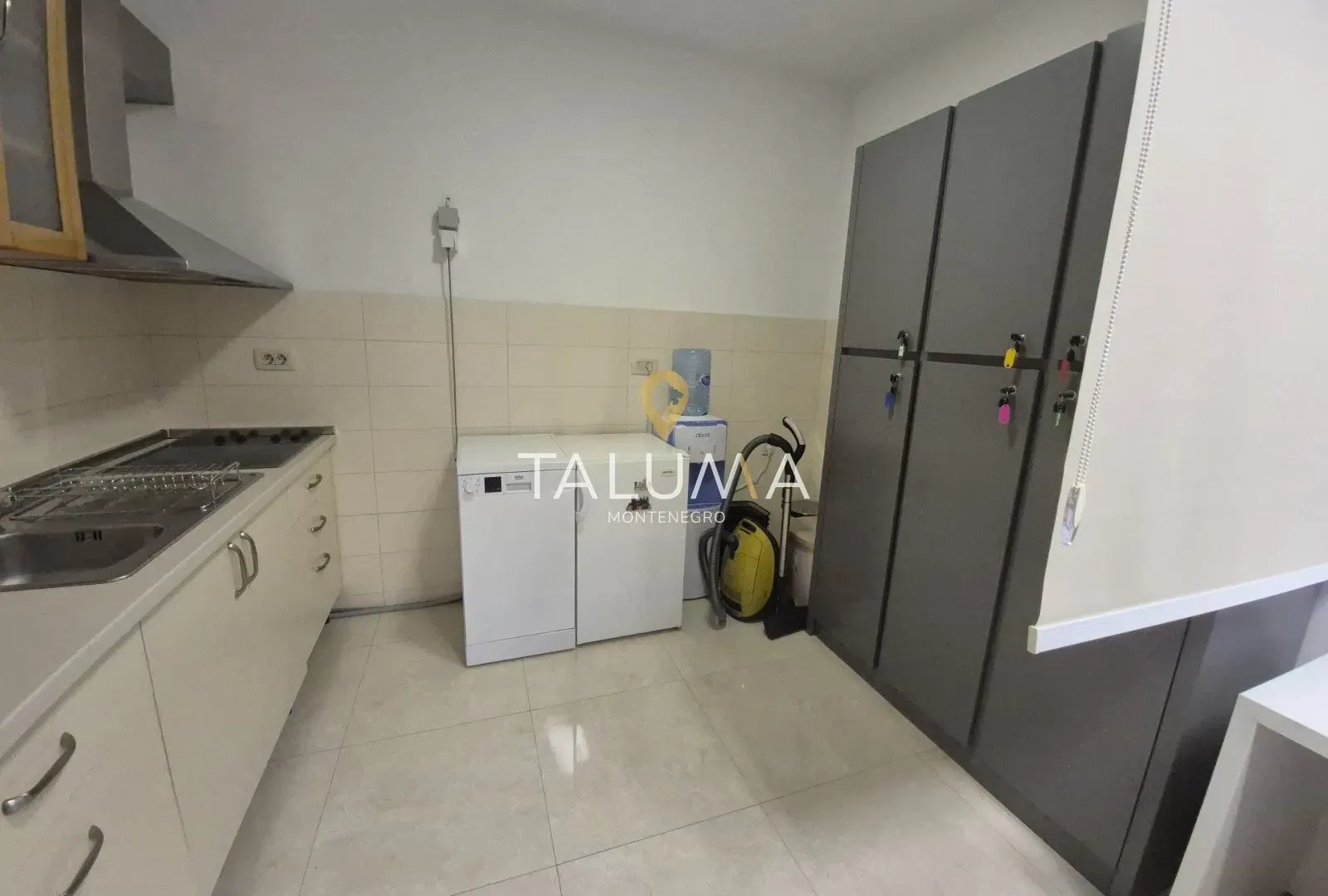 Rent, two bedroom apartment, 75m², City Kvart, Podgorica