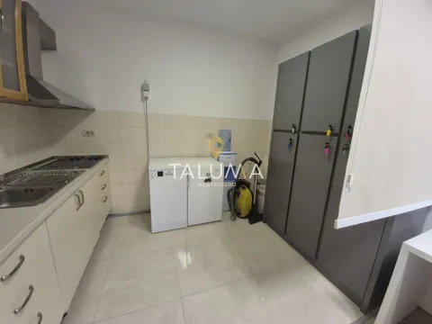 Izdavanje, dvosoban stan, 75m², City Kvart, Podgorica - image 8
