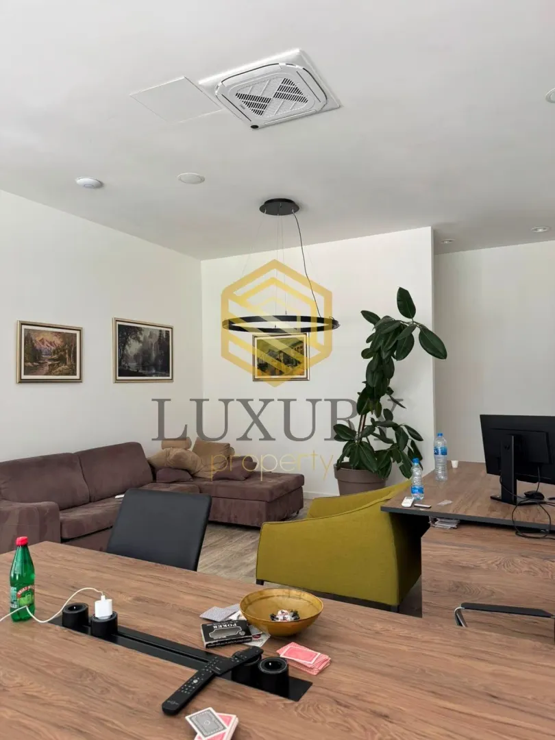 Rent, office space, 140m², Master Kvart, Podgorica