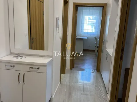 Izdavanje, dvosoban stan, 72m², City Kvart, Podgorica - image 8