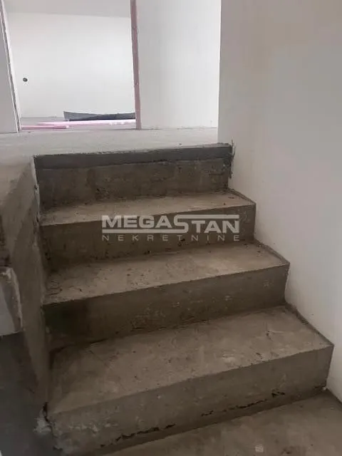 Prodaja, kuća, 114m², Zemun Ugrinovci, Zemun Sve Podlokacije