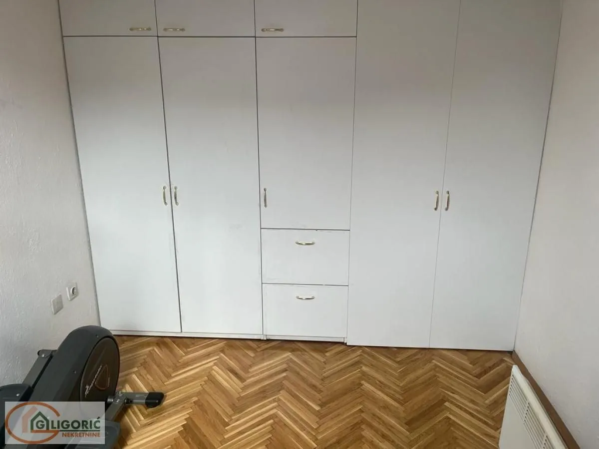 Sale, three bedroom apartment, 80m², Stari Grad, Beograd