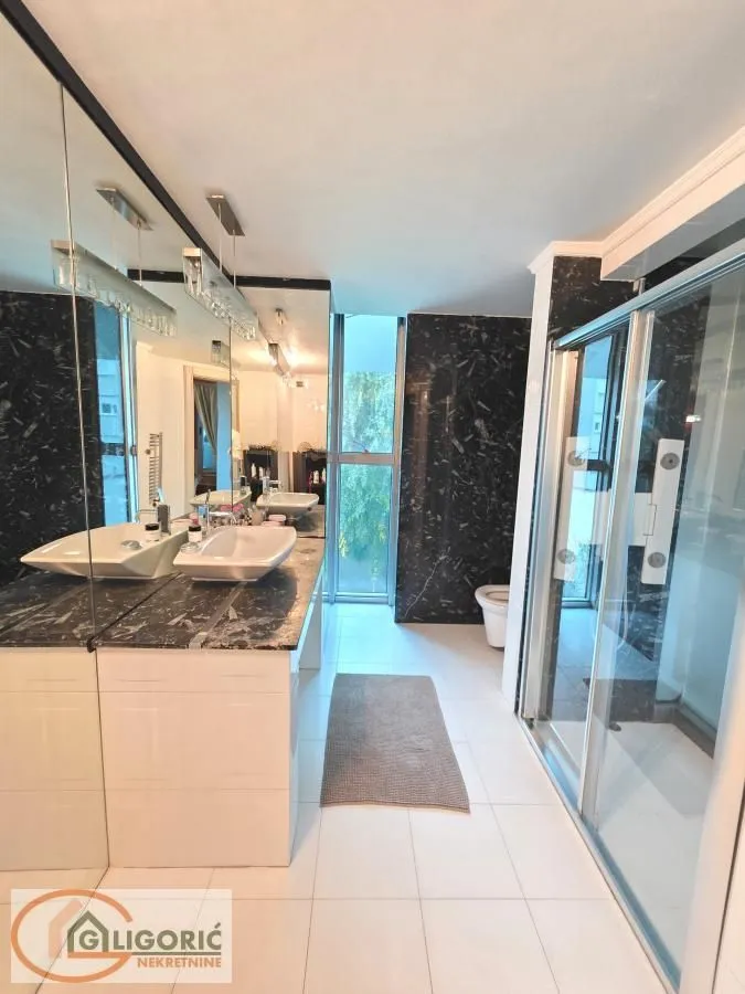 Sale, house, 400m², Denkova Basta, Zvezdara Sve Podlokacije