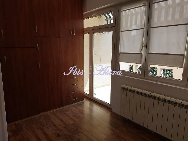 Izdavanje, četvorosoban stan, 90m², Stari Grad, Beograd