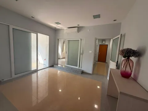 Rent, office space, 87m², Centar, Podgorica - image 5