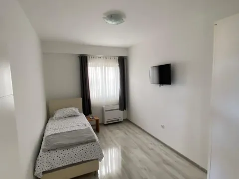 Izdavanje, trosoban stan, 115m², Kalimanj, Tivat - image 9