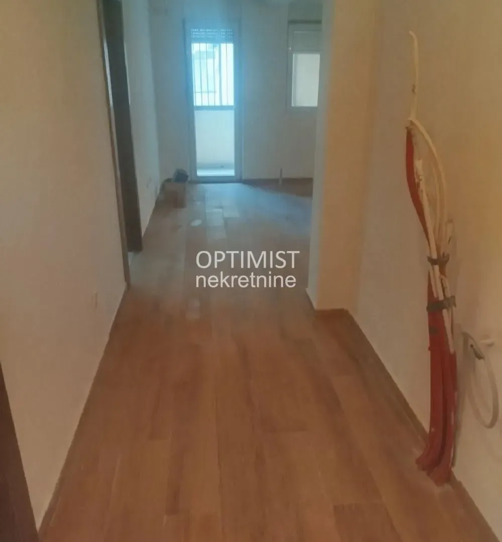 Izdavanje, trosoban stan, 70m², Borča 1, Borča Sve Podlokacije